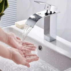 ENGINDOT Robinet De Lavabo Cascade, Robinet Salle De Bain Avec Bobine En Céramique L’Eau Froide Et Chaude Disponible, Mitigeur Lavabo Robinetterie Pour Salle De Bain Sans Plomb Et Sans Nickel -DBWF01F