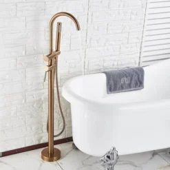 Mitigeur De Baignoire Ilot Autoportante Dore Brossé-Robinet De Baignoire Avec Douchette Pour Salle De Bain à Montage Au Sol Robinets Vec Douche à Main Et Bec Pivotant à 360 °